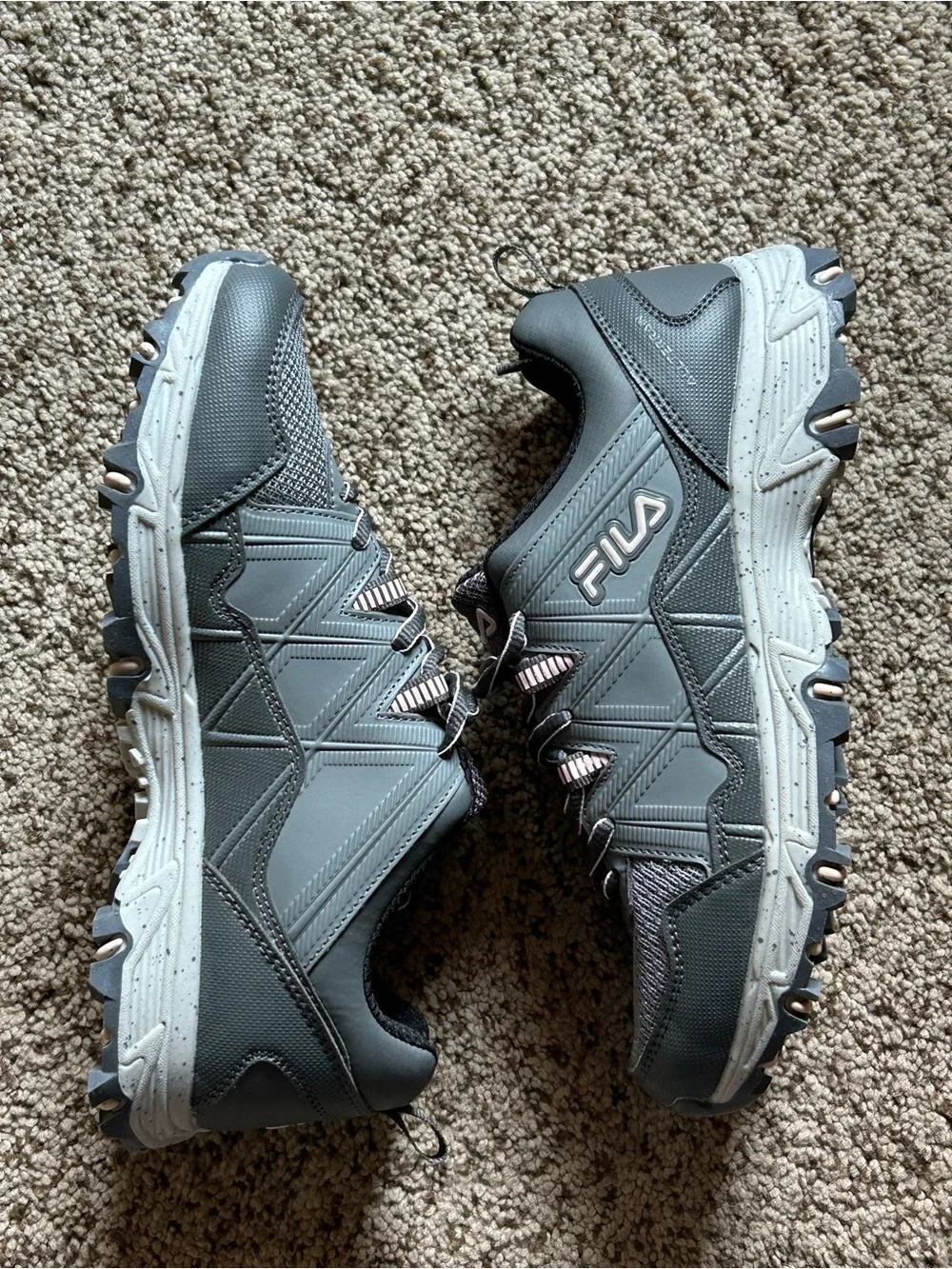 Fila Women's AT Peake 24 Trail Running Shoe in a gray & pink size 9